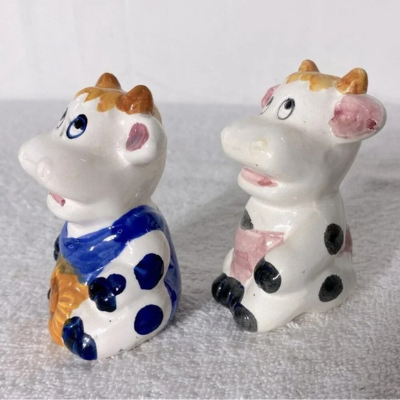 Vintage Ceramic Cow Salt & Pepper Shakers - Picture 5 of 8